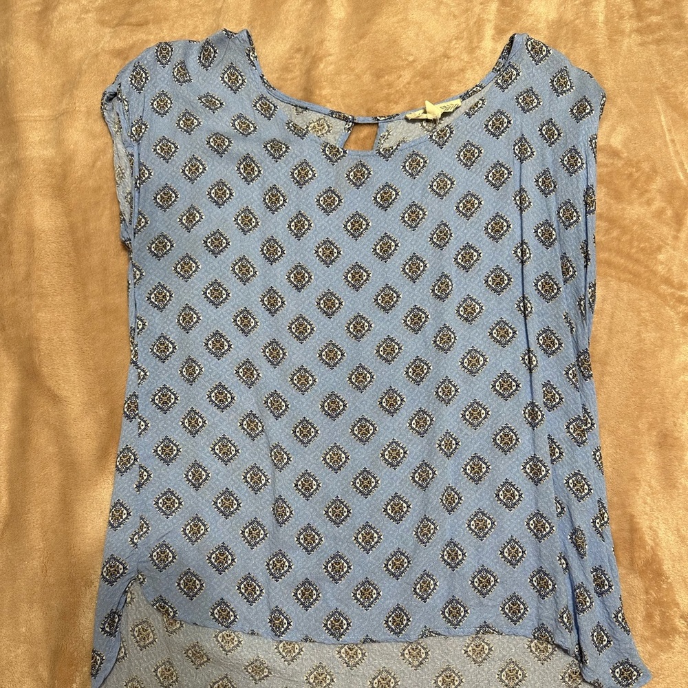 Blue patterned top